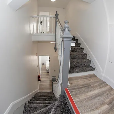Kcm Urban Retreats Apartment Cobh