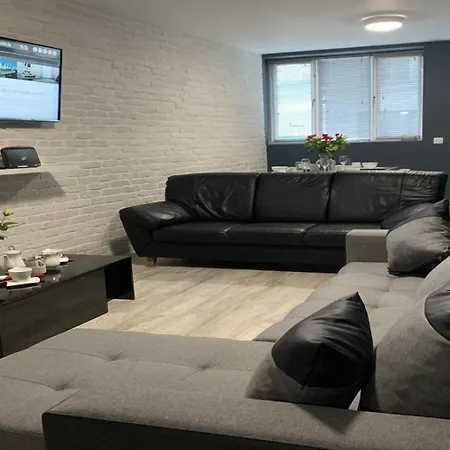Kcm Urban Retreats Apartment